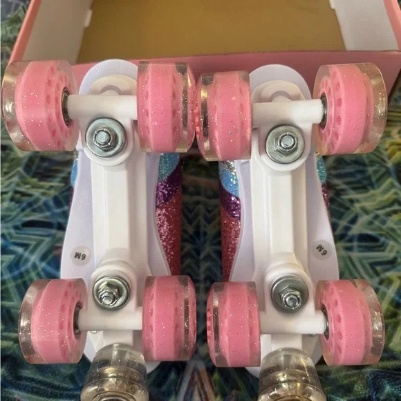 Sugar Thrillz LIMITED EDITION Pink Glitter Rainbow Roller Skates - Picture 8 of 10